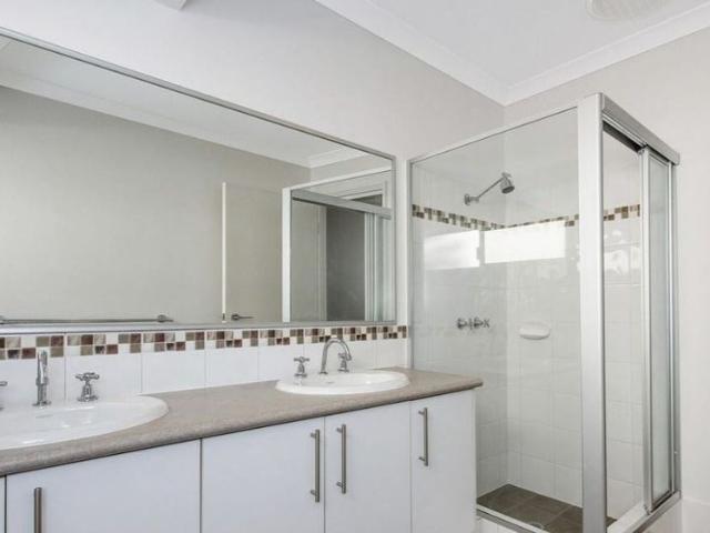 Room for rent in Parklands, Western Australia