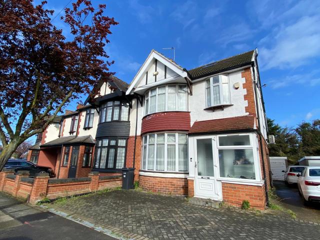 House for rent in Loxford, Greater London