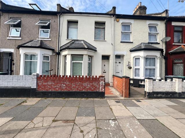 Studio for rent in Tottenham Hale, Greater London