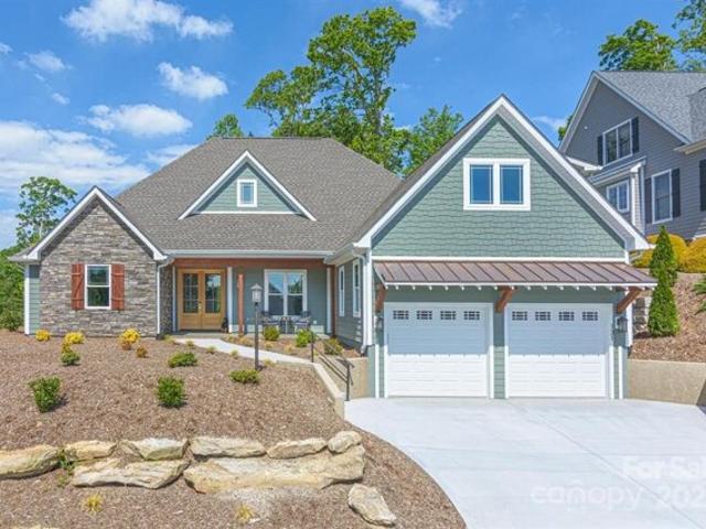 House for sale in Hendersonville