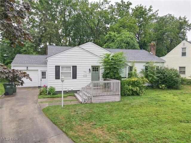 House for sale in Cuyahoga Falls