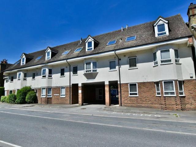Apartment for rent in Iver