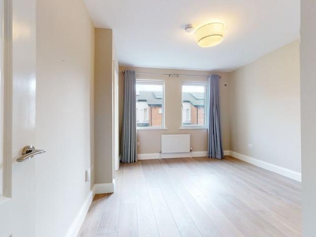 Townhouse to rent in Dublin