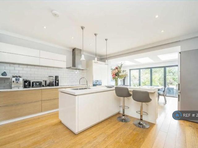 House for rent in Cricklewood, Greater London