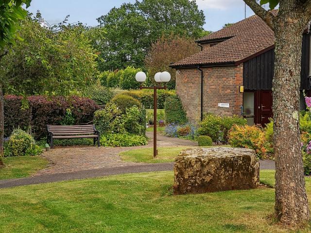 Apartment for rent in Fole, Surrey