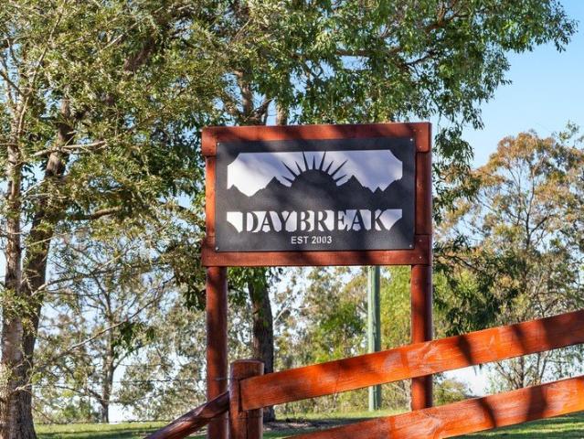 Cottage for sale in Cherry Gully, Queensland