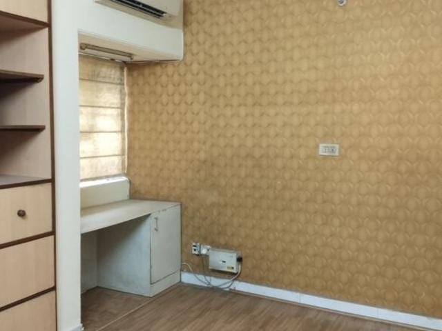 Flat for rent in Deri