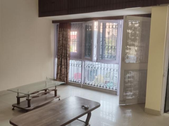 Flat for rent in Deri