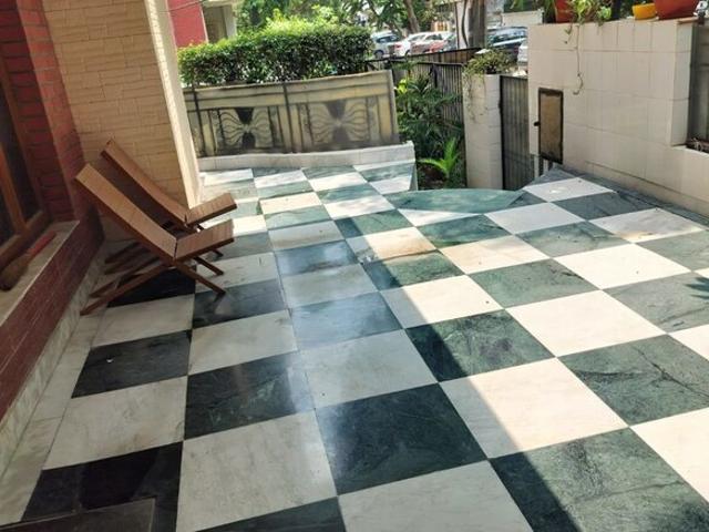Flat for rent in Deri