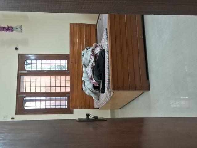 Flat for rent in Deri