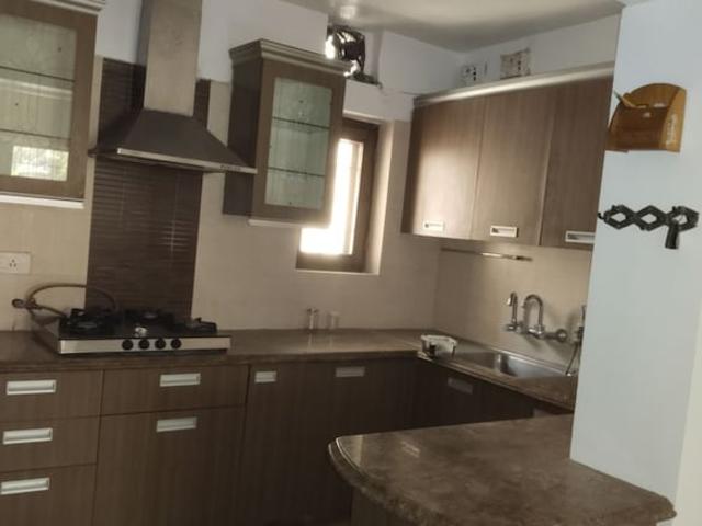 Property for rent in Deri