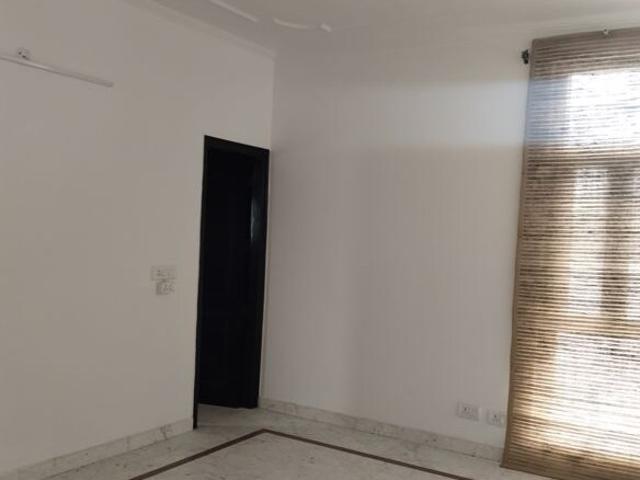 Flat for rent in Deri