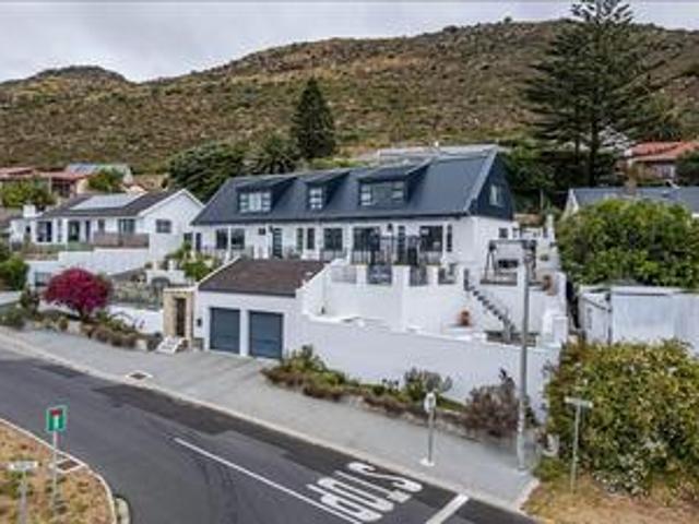 House for sale in Fish Hoek, Western Cape