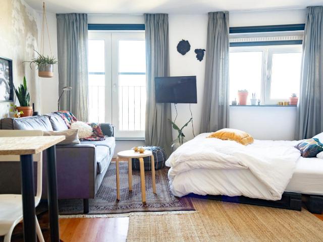 Studio te huur in Laak, Zuid Holland