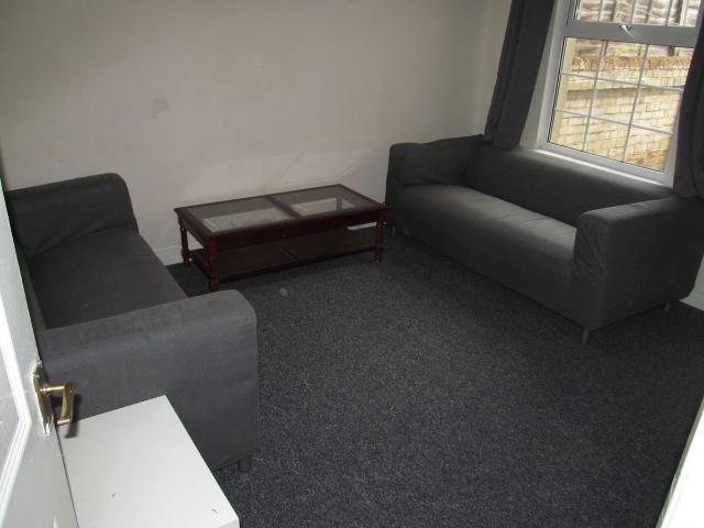 House for rent in Newtown, Reading