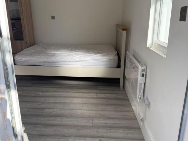Studio for rent in London Borough of Brent, Greater London