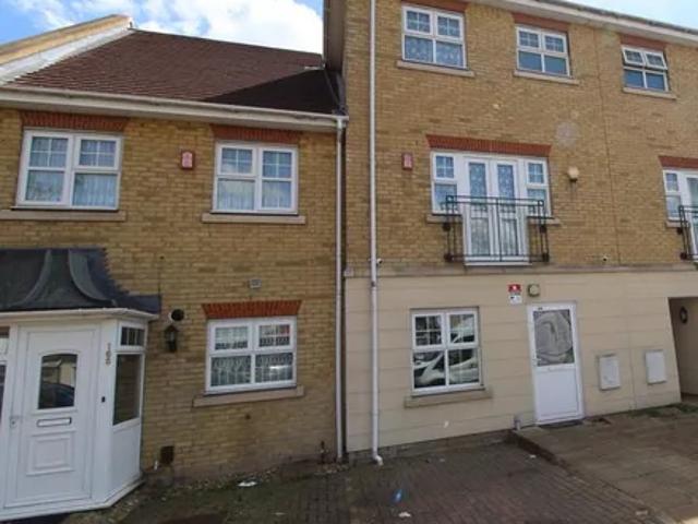 House for rent in Kingsbury, Greater London