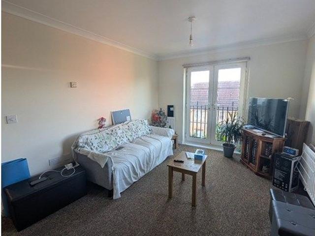 Apartment for rent in Seven Kings, Greater London