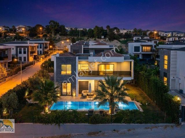 Kuşadasi, Aydin içerisinde satılık Villa