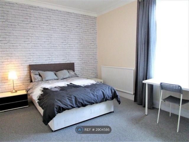 Room for rent in Kirkstall, West Yorkshire