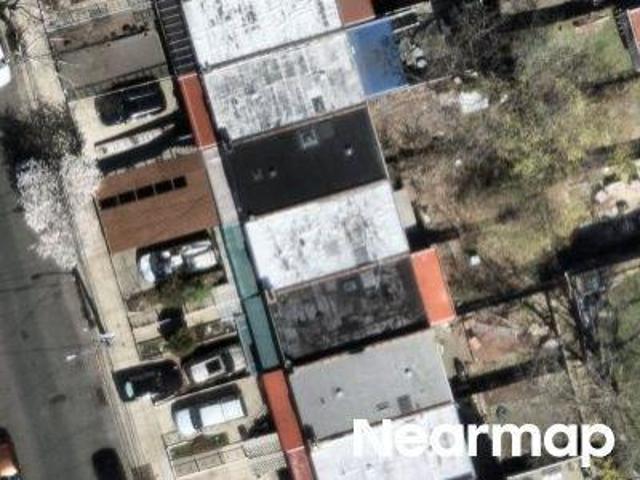 House for sale in The Bronx, Arverne