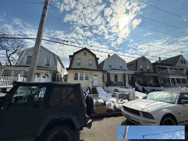 House for sale in Queens, Arverne