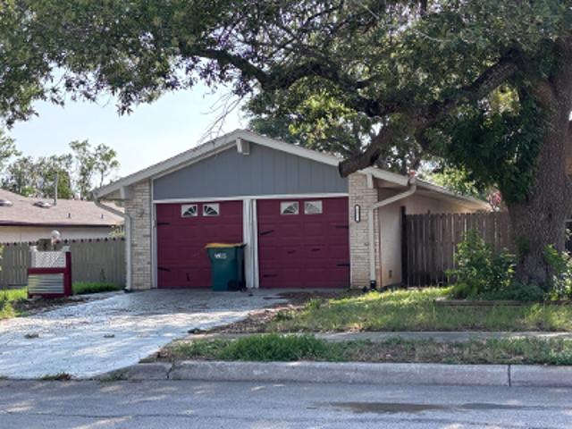 House for sale in Universal City, Texas