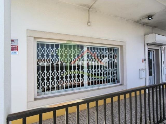 Loja alugar em Bolelas, Sintra