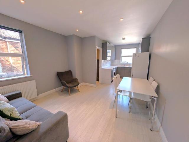 House for rent in Dollis Hill, Greater London