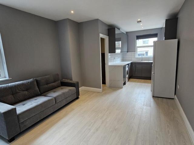 Apartment for rent in Dollis Hill, Greater London