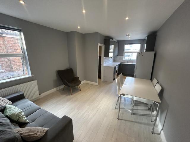 House for rent in Harlesden, Greater London