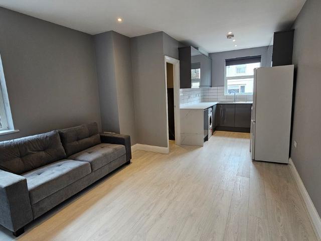 House for rent in Dollis Hill, Greater London