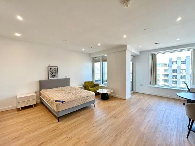 Studio for rent in Walworth, Greater London