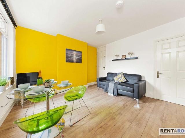 Room for rent in Chilvers Coton, Camp Hill