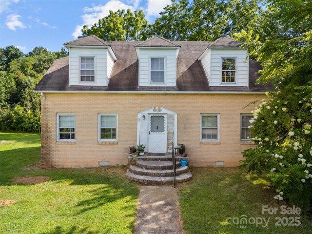 House for sale in Flat Rock