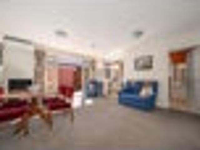 Apartment for sale in Chaslands, Canterbury