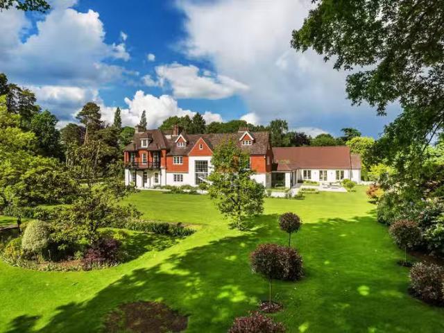 House for rent in Fole, Surrey
