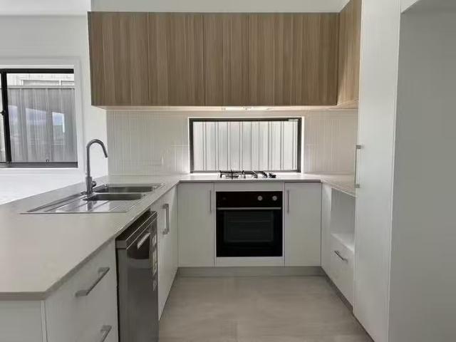 House for rent in Oak Flats Dc, New South Wales