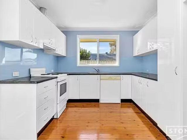 House for rent in Kirkstall, Victoria