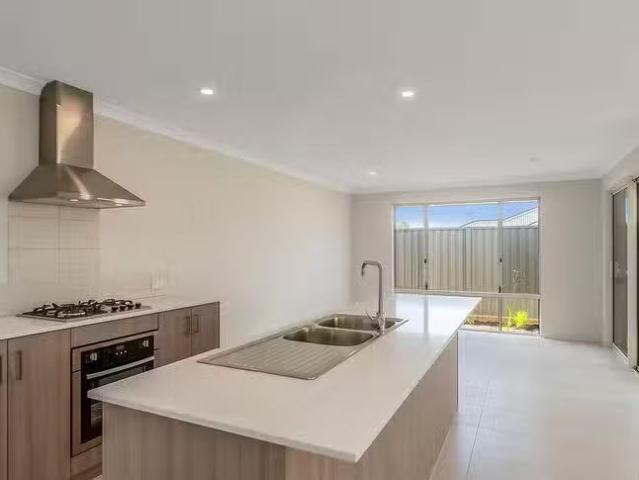 House for rent in Wellard, Western Australia