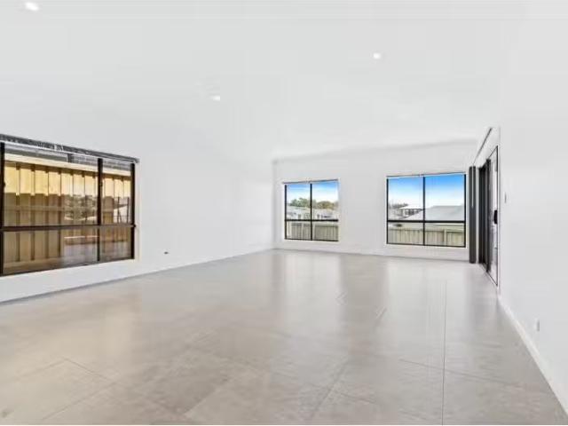 Condo for rent in Brownlow Hill, New South Wales