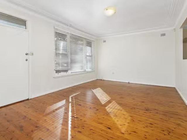 House for rent in Wollongong West, New South Wales