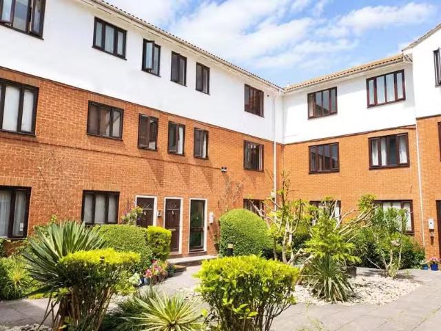 Apartment for rent in Arkley, Greater London