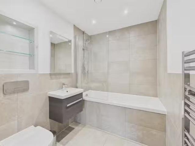 Apartment for rent in Brentford End, Greater London
