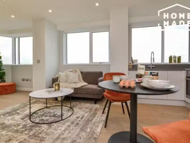 Apartment for rent in Brentford End, Greater London