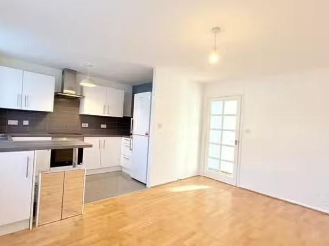 House for rent in Ponders End, Greater London