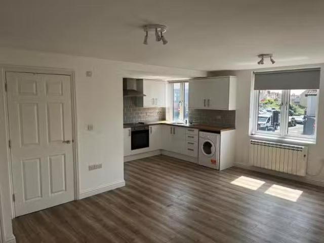 House for rent in Kingswood, School House