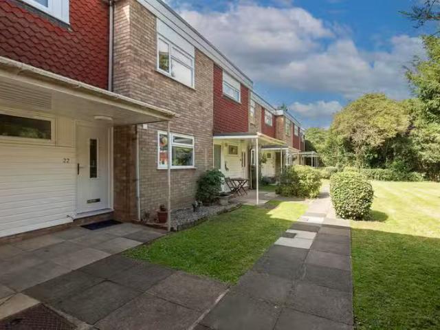 House for rent in Hatching Green, Five Acres