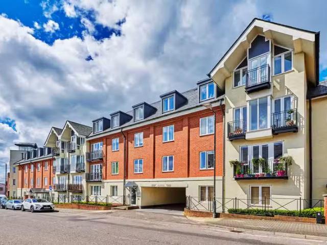 Apartment for rent in St Albans, Five Acres