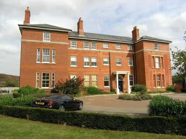 Apartment for rent in Epsom, Surrey